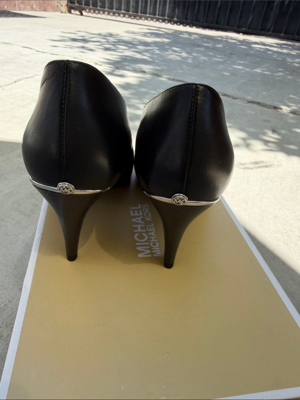 MICHAEL Michael Kors Black Leather Pointed Toe Pumps - Picture 2 of 5